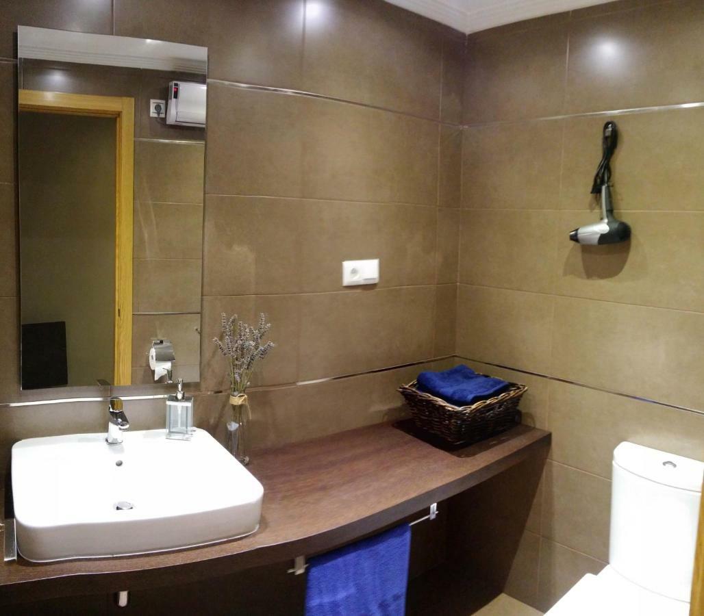Apartamento Con Piscina En Foz Bagian luar foto
