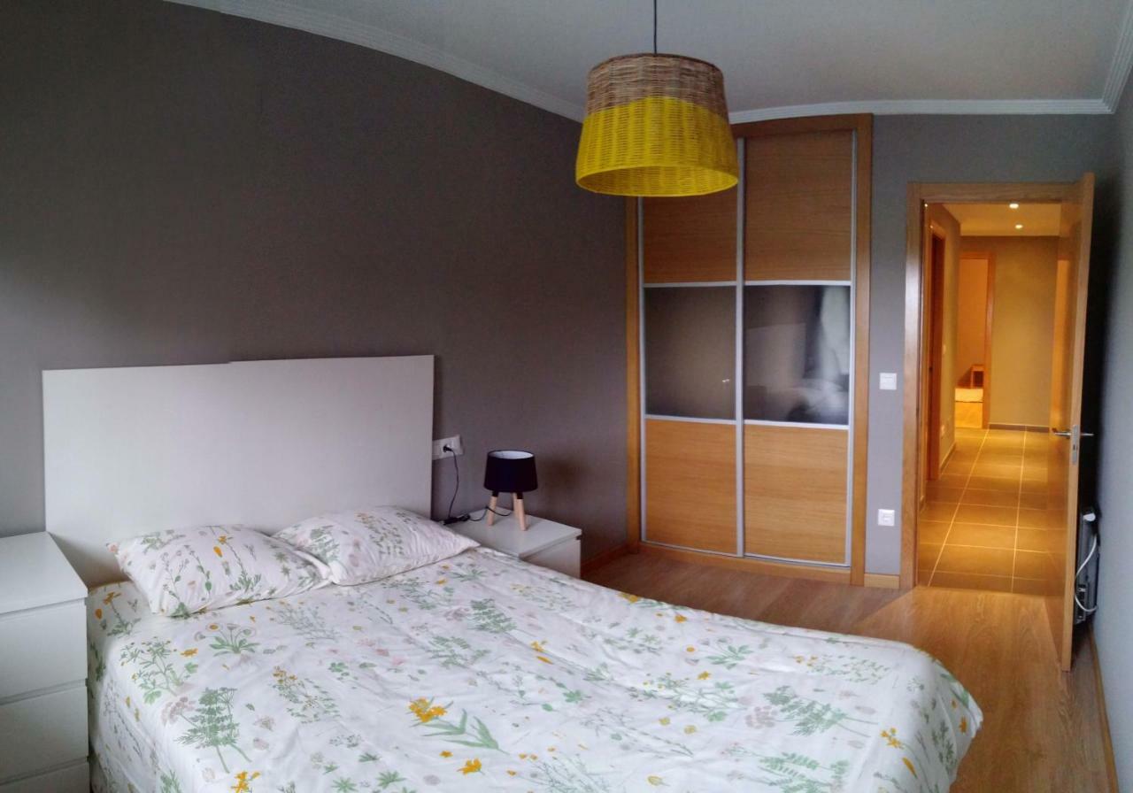 Apartamento Con Piscina En Foz Bagian luar foto
